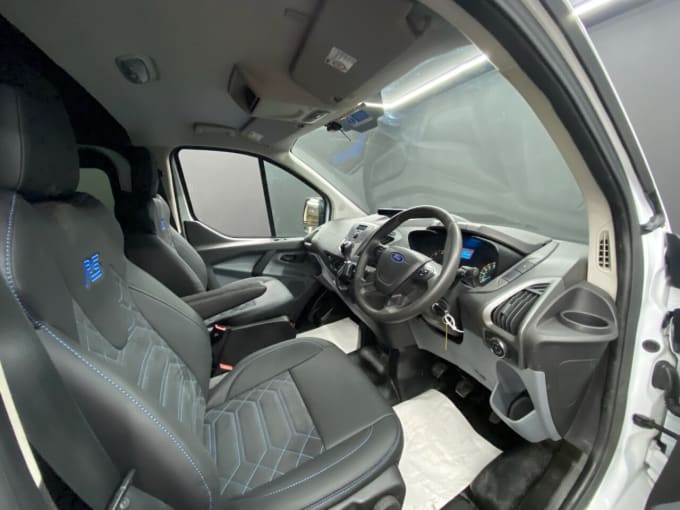 2025 Ford Transit Custom