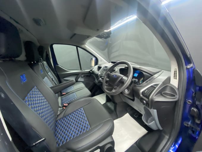 2025 Ford Transit Custom