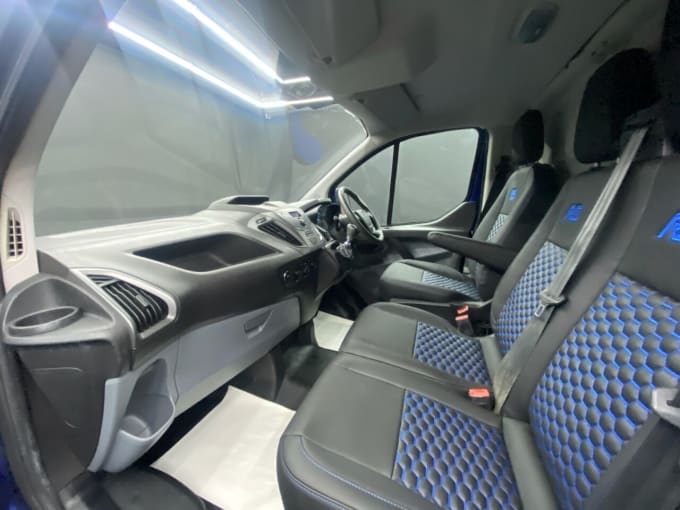 2025 Ford Transit Custom