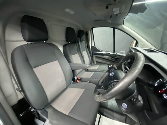 2025 Ford Transit Custom