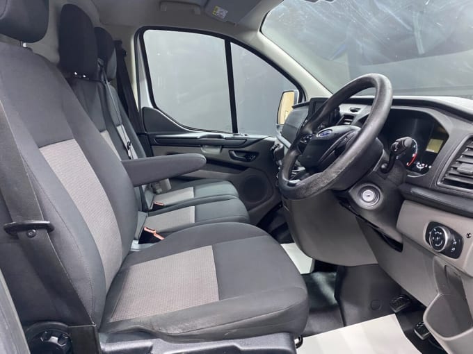 2025 Ford Transit Custom
