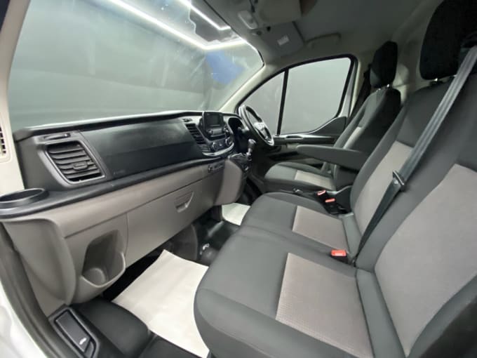 2025 Ford Transit Custom