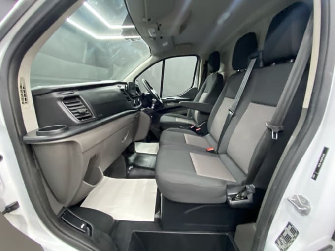 2025 Ford Transit Custom