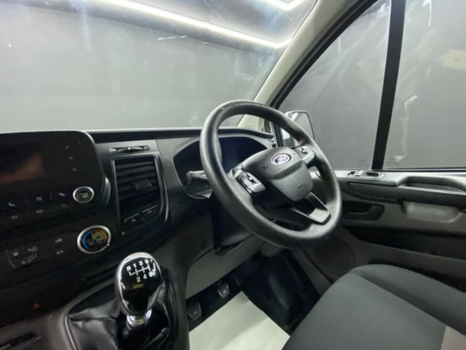 2025 Ford Transit Custom