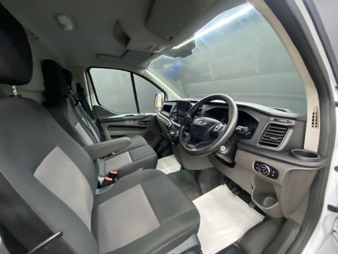 2025 Ford Transit Custom