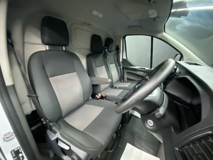2025 Ford Transit Custom