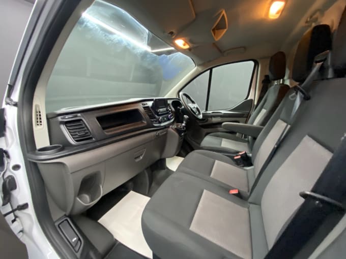 2025 Ford Transit Custom