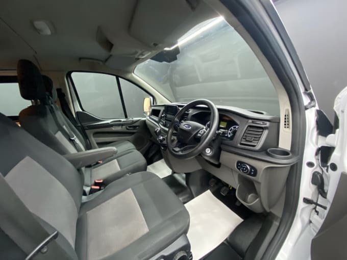 2025 Ford Transit Custom