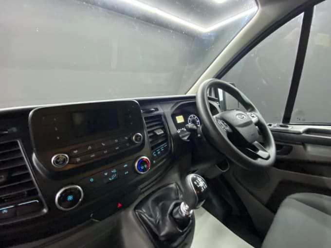 2025 Ford Transit Custom