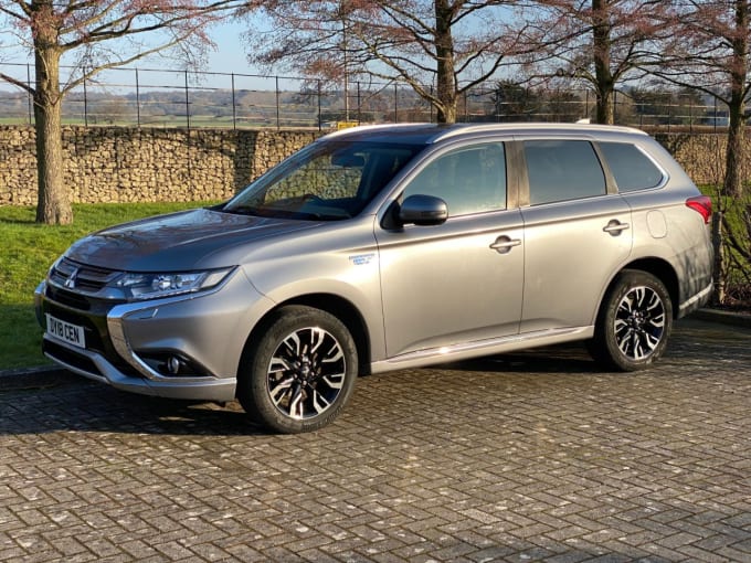 2025 Mitsubishi Outlander