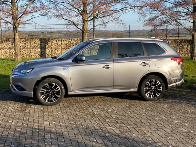 2025 Mitsubishi Outlander