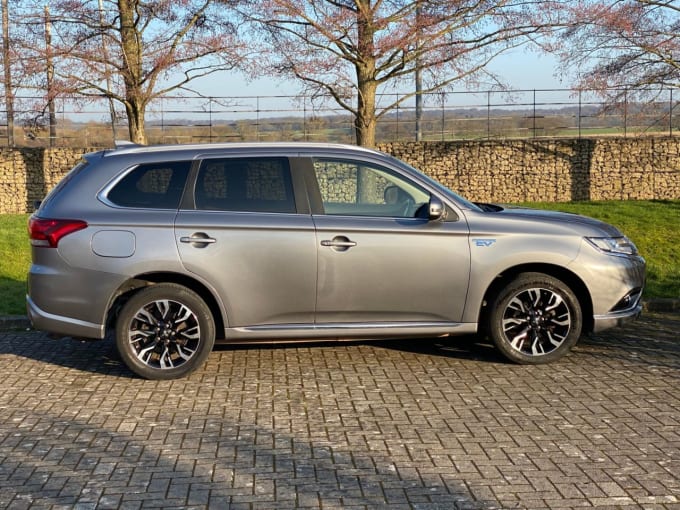 2025 Mitsubishi Outlander