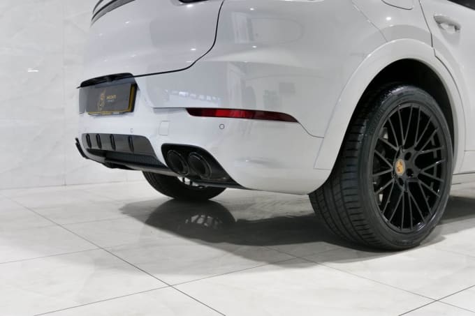 2023 Porsche Cayenne