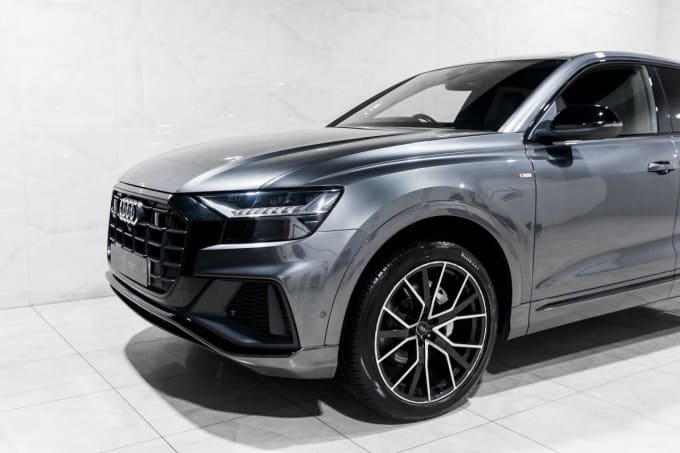 2025 Audi Q8