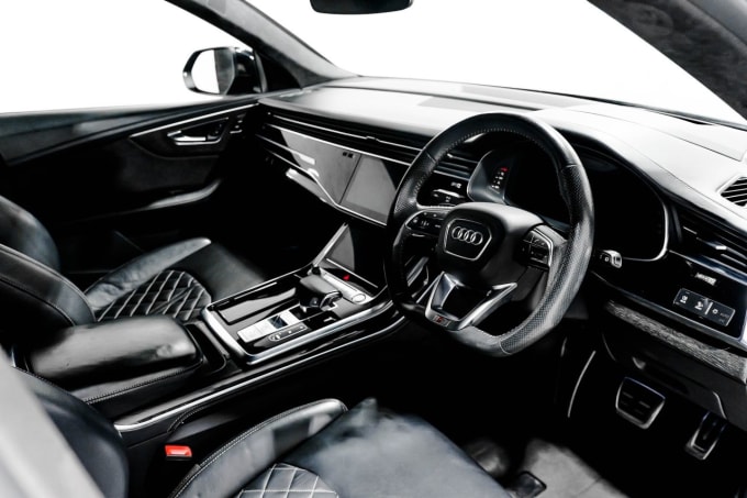 2025 Audi Q8