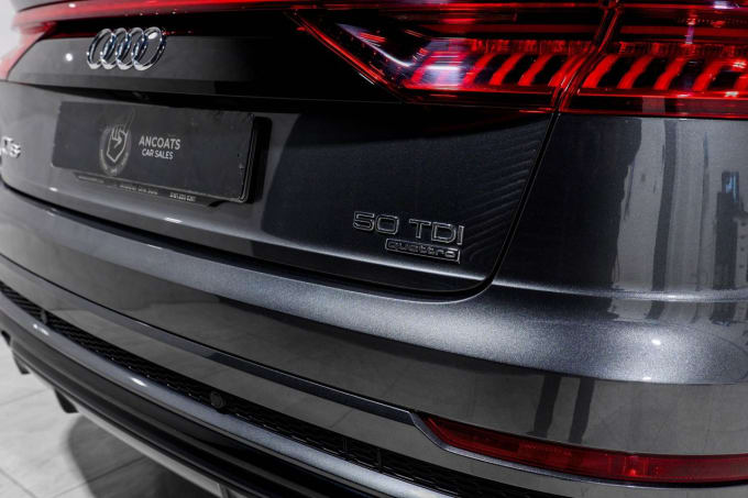 2025 Audi Q8