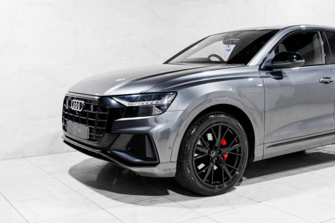 2025 Audi Q8