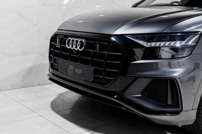 2025 Audi Q8