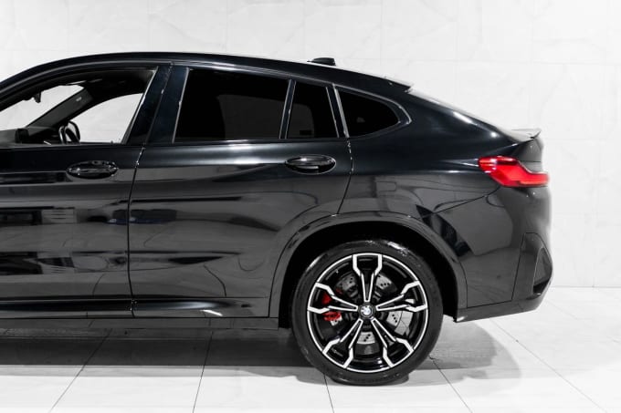 2025 BMW X4 M