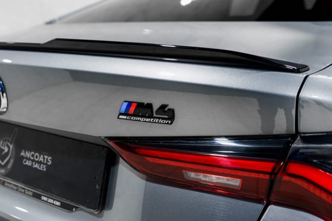 2025 BMW M4