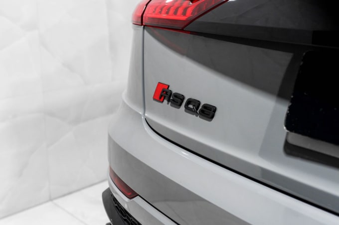 2025 Audi Rsq8