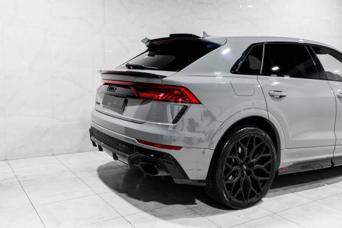 2025 Audi Rsq8