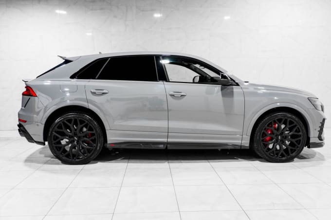 2025 Audi Rsq8