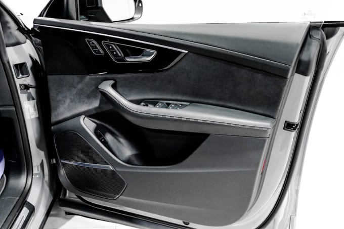 2025 Audi Rsq8