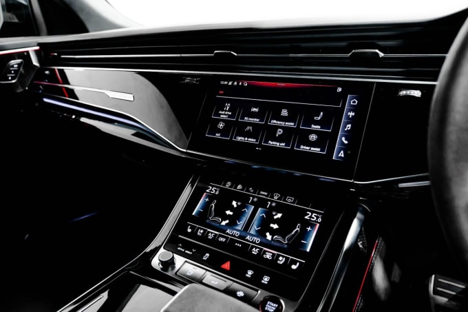 2025 Audi Rsq8