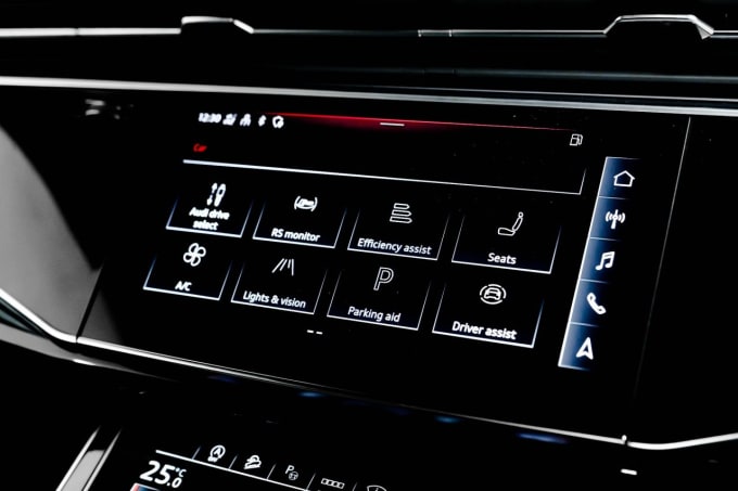 2025 Audi Rsq8