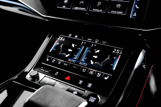 2025 Audi Rsq8