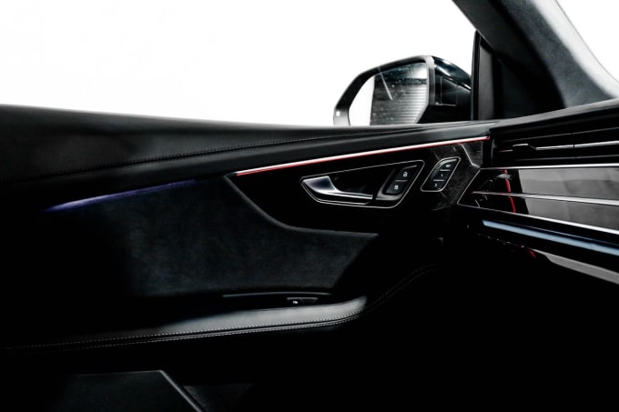 2025 Audi Rsq8