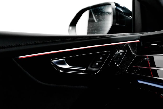 2025 Audi Rsq8