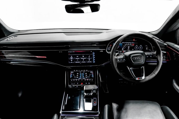 2025 Audi Rsq8