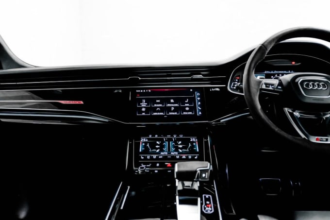 2025 Audi Rsq8