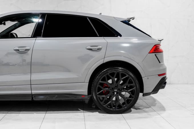 2025 Audi Rsq8