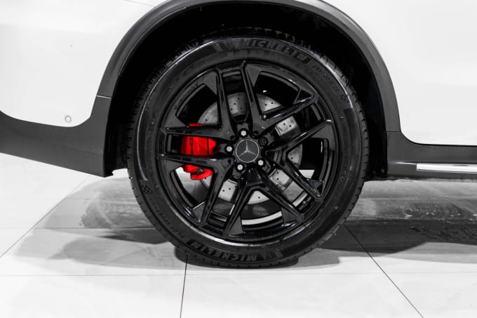 2025 Mercedes-benz Glc