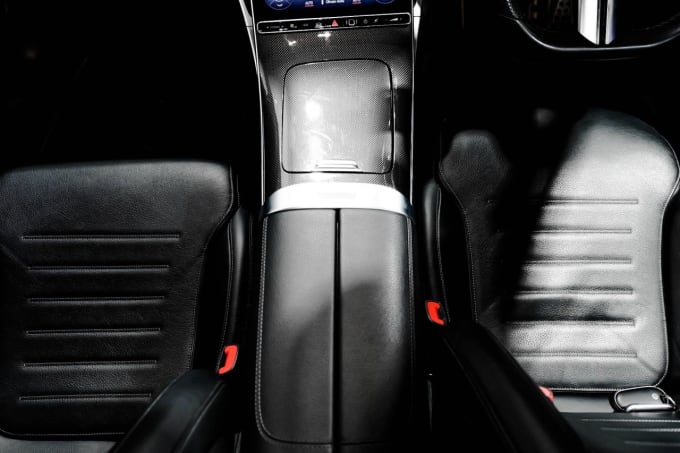 2025 Mercedes-benz C-class