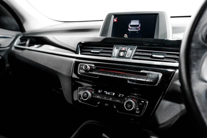 2025 BMW X1