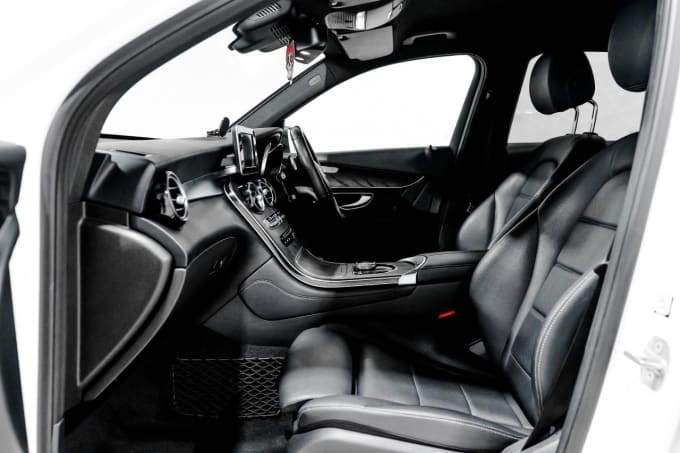 2025 Mercedes-benz Glc
