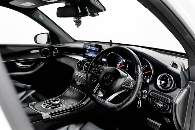 2025 Mercedes-benz Glc