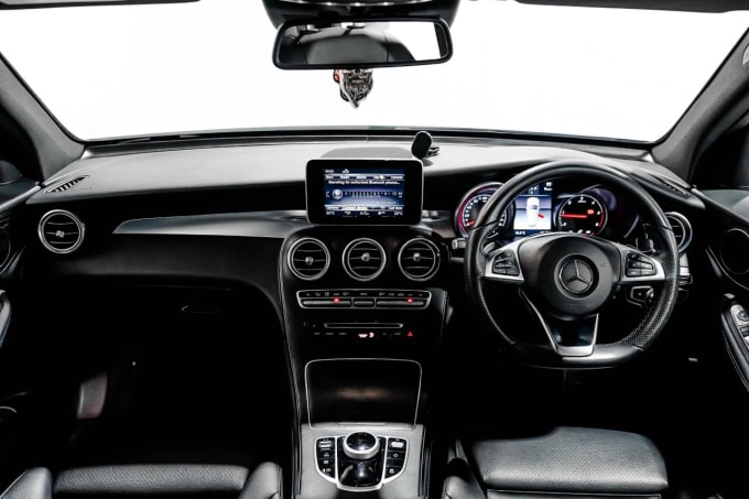 2025 Mercedes-benz Glc