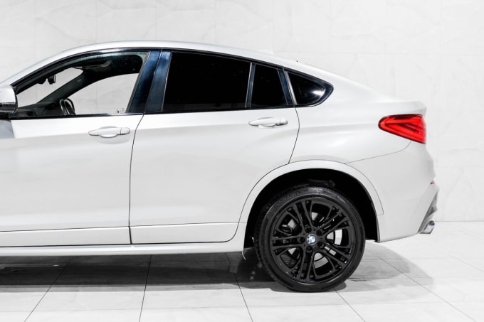 2025 BMW X4