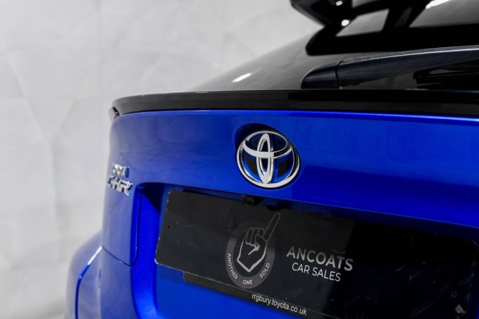 2025 Toyota C-hr
