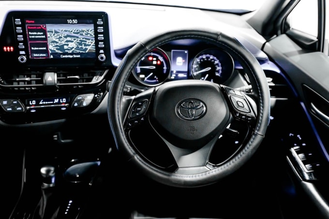 2025 Toyota C-hr