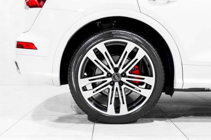 2025 Audi Sq5