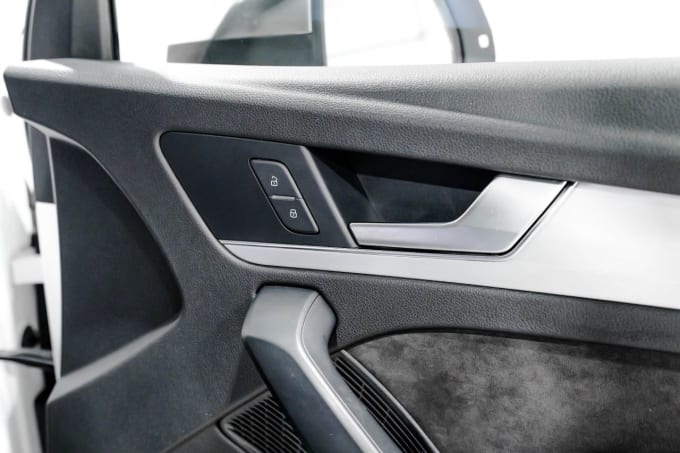 2025 Audi Sq5