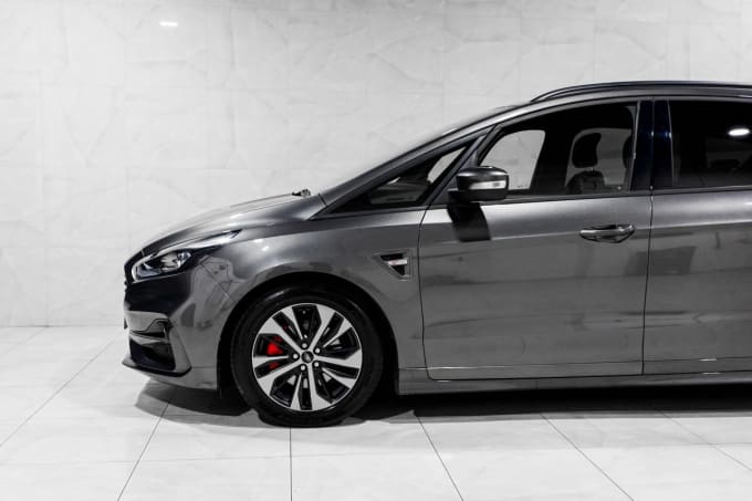 2025 Ford S-max