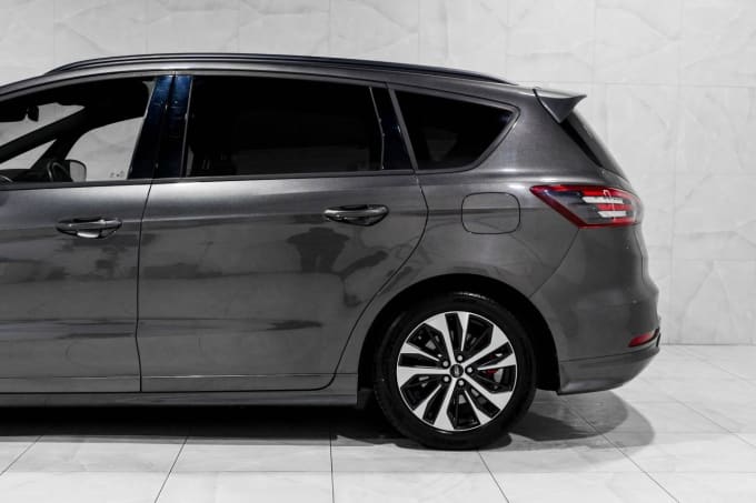 2025 Ford S-max