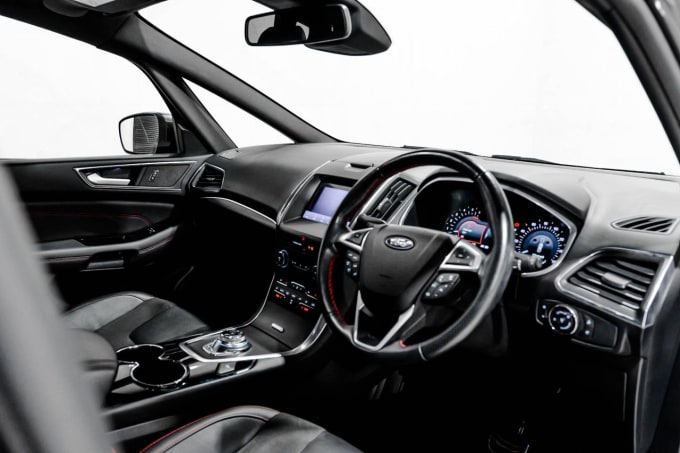 2025 Ford S-max